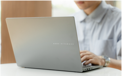 Freelancer “tự do - tự lo” và nỗi khổ phải “mang cả cái văn phòng” đi khắp nơi
