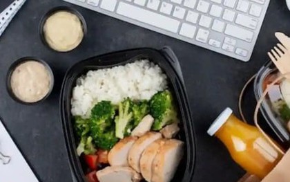 Làm sếp, ở biệt thự, tôi vẫn mang cơm đi làm mỗi ngày