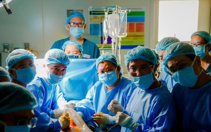 Singapore chuyển sản phụ sang TP HCM can thiệp dị tật tim bào thai hiếm gặp