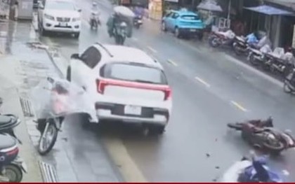 Xe điên tông hàng loạt xe máy ở Sapa, 1 cháu bé tử vong