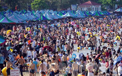Lý do du khách đổ xô đến Quảng Ninh, Hải Phòng dịp 30/4
