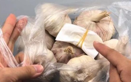 Hôm nay tôi mới phát hiện ra 3 mẹo bảo quản tỏi cực kỳ dễ dàng, tỏi để cả năm vẫn tươi, không thối