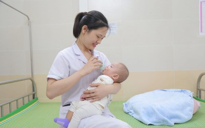 Bé trai 6 tháng tuổi bị bỏ rơi trước cổng chùa Bồ Đề, ai có thông tin xin liên hệ số điện thoại này