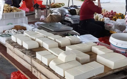 Nói thật: Mua đậu phụ mà nhìn thấy 4 dấu hiệu này, đừng dại mà mang về nhà