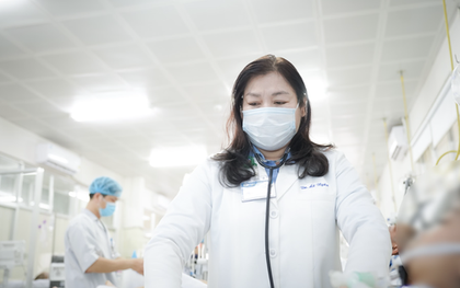 Bệnh viện Chợ Rẫy miễn 100% viện phí cho bé trai bị cây rơi trúng đầu