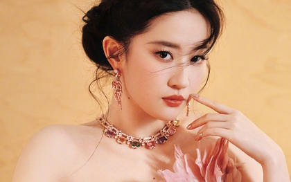 Lưu Diệc Phi lộ nhân cách thật khi bị người khác vạch trần thói phông bạt ngay trên sóng trực tiếp