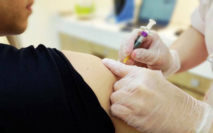 Có mấy loại vắc xin HPV cho nam? Nam giới tiêm vắc xin HPV 4 chủng được không?