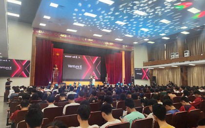 Gần 1.000 bạn trẻ đổ bộ Bách khoa trong "Ngày hội Đổi mới sáng tạo Thủ đô 2025": Sân chơi chất lượng, networking siêu xịn!