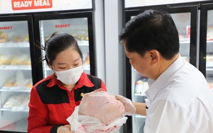 Người tố cáo bán "thịt bẩn" bị C.P chấm dứt hợp đồng lao động