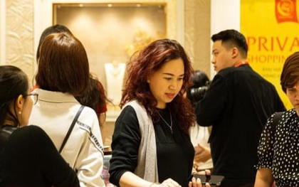 Sau 2 tháng giá vàng biến động mạnh, người mua lỗ, lãi thế nào?