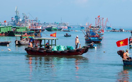 Bãi biển Vịnh Nghi Sơn được "hồi sinh" sau khi 400 người cùng nhau làm sạch rác