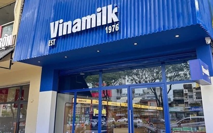 1 câu hỏi về "sự lạ thường" của 700 cửa hàng Vinamilk đang dấy lên cuộc tranh luận: Hãng sữa quốc dân nói gì?