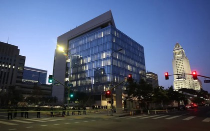 Mỹ ban bố lệnh giới nghiêm ở Los Angeles