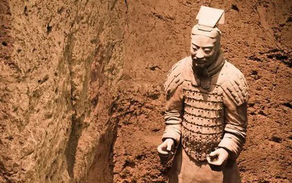 Tấm bia đá bí ẩn nghi của Tần Thủy Hoàng gây tranh cãi dữ dội
