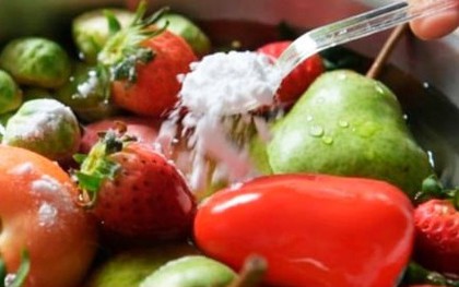 Chuyên gia cảnh báo nguy hiểm khi tin nước rửa rau củ quả loại bỏ hết hóa chất
