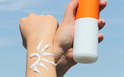 Nữ sinh Hà Nội "cháy da" vì tin lời quảng cáo kem chống nắng giá rẻ trên mạng