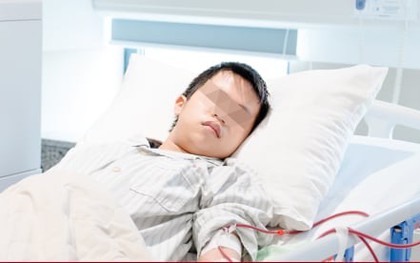 17 tuổi đã suy thận giai đoạn cuối, phải lọc máu ba lần một tuần