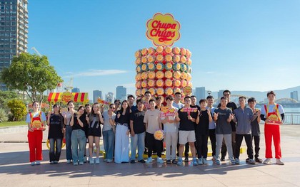 Tháp kẹo khổng lồ Chupa Chups đi khắp muôn nơi, câu chuyện Mãi Vui tiếp nối nhiều thế hệ gia đình Việt