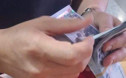 Hành trình của chiếc ba lô đựng gần 100.000 nhân dân tệ trong đêm ở Nội Bài