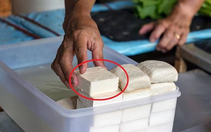 Mua đậu phụ nên chọn miếng "ngoài rìa" hay "ở giữa"? Thì ra tôi mắc sai lầm kéo dài hàng chục năm