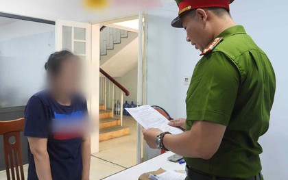 Bắt một phụ nữ U50