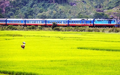 Chuyến tàu dài nhất Việt Nam là "chuyến tàu đẹp nhất hành tinh", du khách nhận xét: Phải đi 1 lần trong đời!