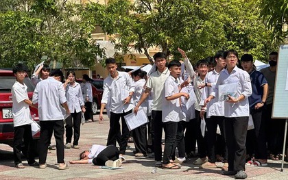Thí sinh ngất xỉu giữa sân trường sau giờ thi Ngữ văn tại TP Hà Tĩnh