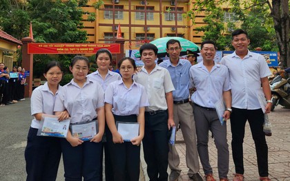 Người cha 40 tuổi quyết tâm thi tốt nghiệp THPT để làm gương cho con