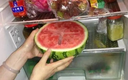 Dưa hấu ăn thừa mà cho tủ lạnh dễ là “toang”, bảo quản cách này mới không nhiễm khuẩn