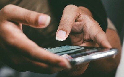 Công an cảnh báo các tin nhắn SMS, Zalo, Facebook có thể khiến người dân bị đánh cắp toàn bộ thông tin cá nhân và tiền trong tài khoản ngân hàng
