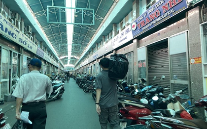 Khung cảnh lạ lùng tại chợ thuốc quận 10 - TP.HCM: Hàng loạt quầy cửa đóng then cài, 1 chủ hiệu thuốc phải thốt lên điều khó hiểu