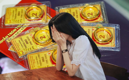 Chuyện “bán 1 cây vàng” thách thức sự kiên nhẫn của tất cả: Người trong cuộc ứa nước mắt, dân mạng không bình tĩnh nổi!