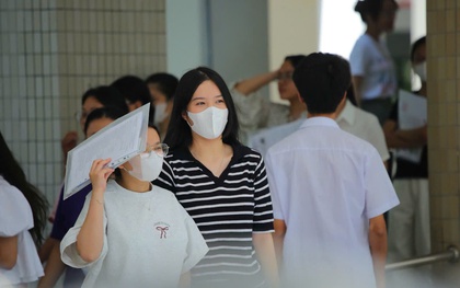 NHÌN LẠI ĐỀ THI TỐT NGHIỆP THPT 2025, MÔN TOÁN VÀ TIẾNG ANH: Quá mới, quá khó để làm gì?!