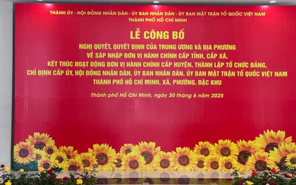 8 giờ sáng nay diễn ra Lễ công bố thành lập TP HCM mới