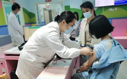 Tại sao vắc xin HPV phải tiêm sau khi nữ giới 9 tuổi, tiêm sớm hơn được không?