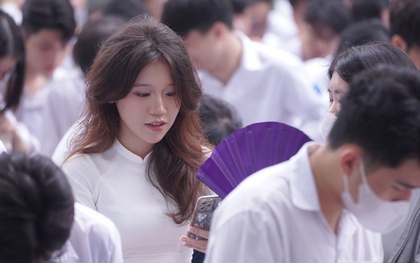 Thu nhập bất ngờ của 10 ngành học hot nhất hiện nay: Có nghề lương tới 130 triệu/tháng dù từng bị chê "khó sống"