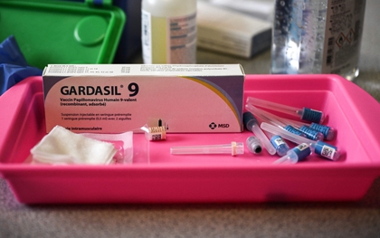Vắc xin HPV-2, HPV-4, HPV-9 khác nhau chỗ nào? Nữ giới tiêm loại nào là tốt nhất?