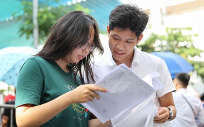 Nhiều đại học "khai tử" khối C vào phút chót, Bộ GD&ĐT yêu cầu điều chỉnh