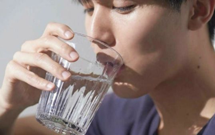4 loại nước chứa đầy vi khuẩn, chuyên gia dinh dưỡng cảnh báo cần tránh xa