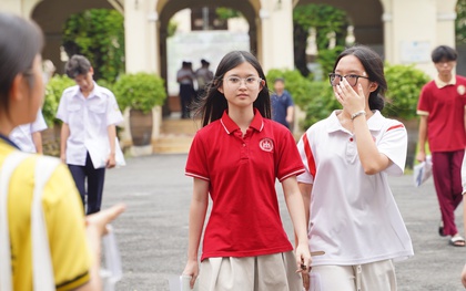 Đề Toán vào lớp 10 TP.HCM có tính phân loại cao, thí sinh kẻ cười người mếu nhưng không sao đâu: Vì thi xong rồi!
