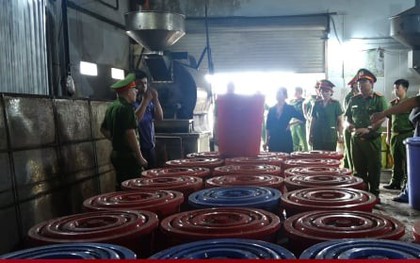 Cơ sở cà phê nổi tiếng ở Phú Yên bán hơn 17 tấn cà phê giả ra thị trường