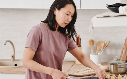 Mẹ Hà Nội chia sẻ: 7 món đồ bếp tôi giữ lại khi bắt đầu sống tối giản ở tuổi 45