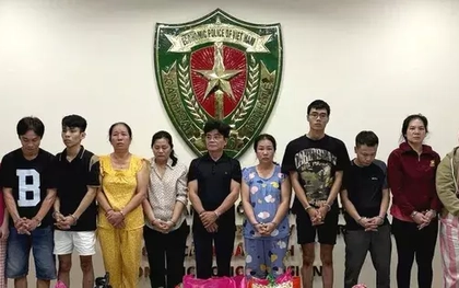 Phá đường dây sản xuất gần 70.000 chai dầu gió giả ở TP.HCM