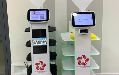 Robot chào đón, hỗ trợ người dân làm thủ tục hành chính tại TP.HCM