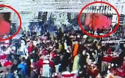 Cô dâu, chú rể sốc nặng khi bị chiếu nhầm clip "nóng" trong đám cưới
