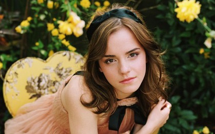 Emma Watson "tự hủy", hỏng luôn cả hình tượng ngọc nữ nức tiếng showbiz