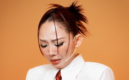 Tóc Tiên khóc nức nở