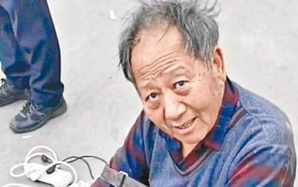 Chủ tịch sở hữu khối tài sản hơn 364 tỷ đồng bỗng phá sản, phải ra đường ăn xin: 20 năm trước ruồng rẫy vợ con, ngày trở về nghe quý tử nói 1 câu mà nghẹn lòng