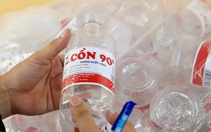 Triệt phá đường dây sản xuất, buôn bán cồn y tế giả quy mô lớn