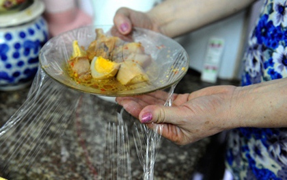 3 kiểu dùng màng bọc thực phẩm dễ “mở đường” cho ung thư nhưng rất nhiều người thích làm